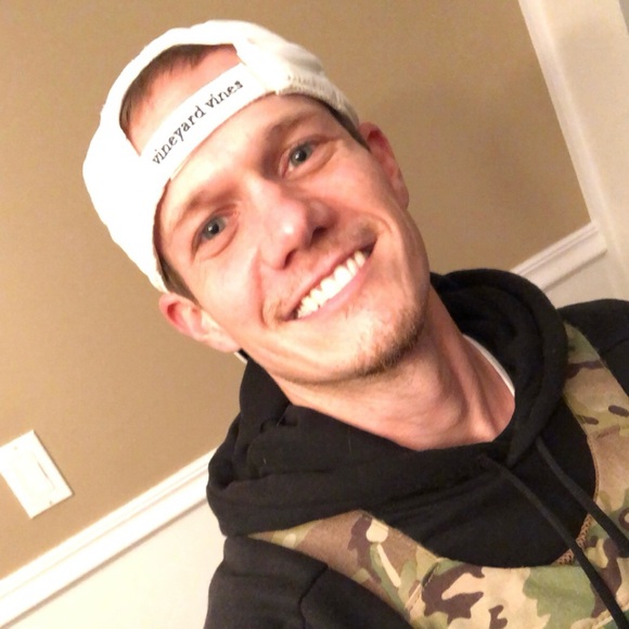 Meet your Posher, Jesse - Picture 1 of 3